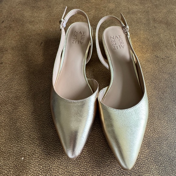 Naturalizer Sling Back. Dark Gold. Like New. Worn once. - Picture 2 of 3
